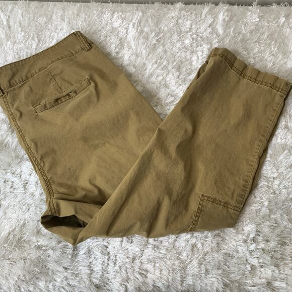 Eileen Fisher Sz Medium Khaki Cropped Cargo Pants - Picture 1 of 8